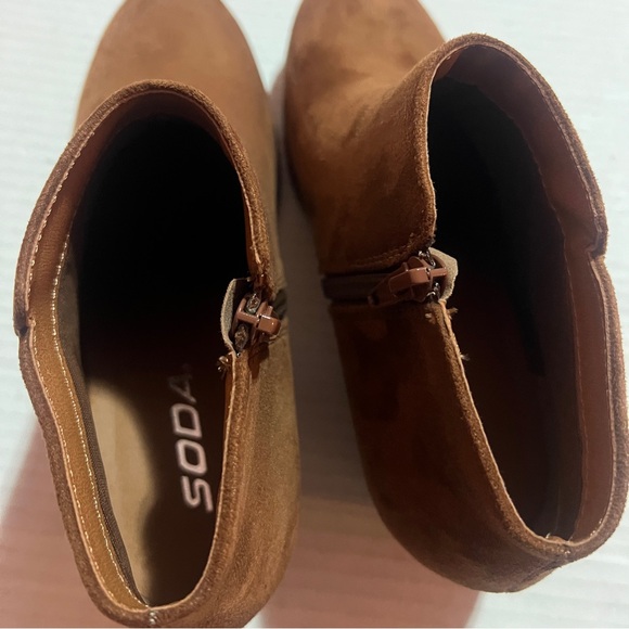 Soda Womens Booties Size 6.5 Brown Boots Ankle Zip Heel Faux Suede Shoes New - Picture 6 of 8